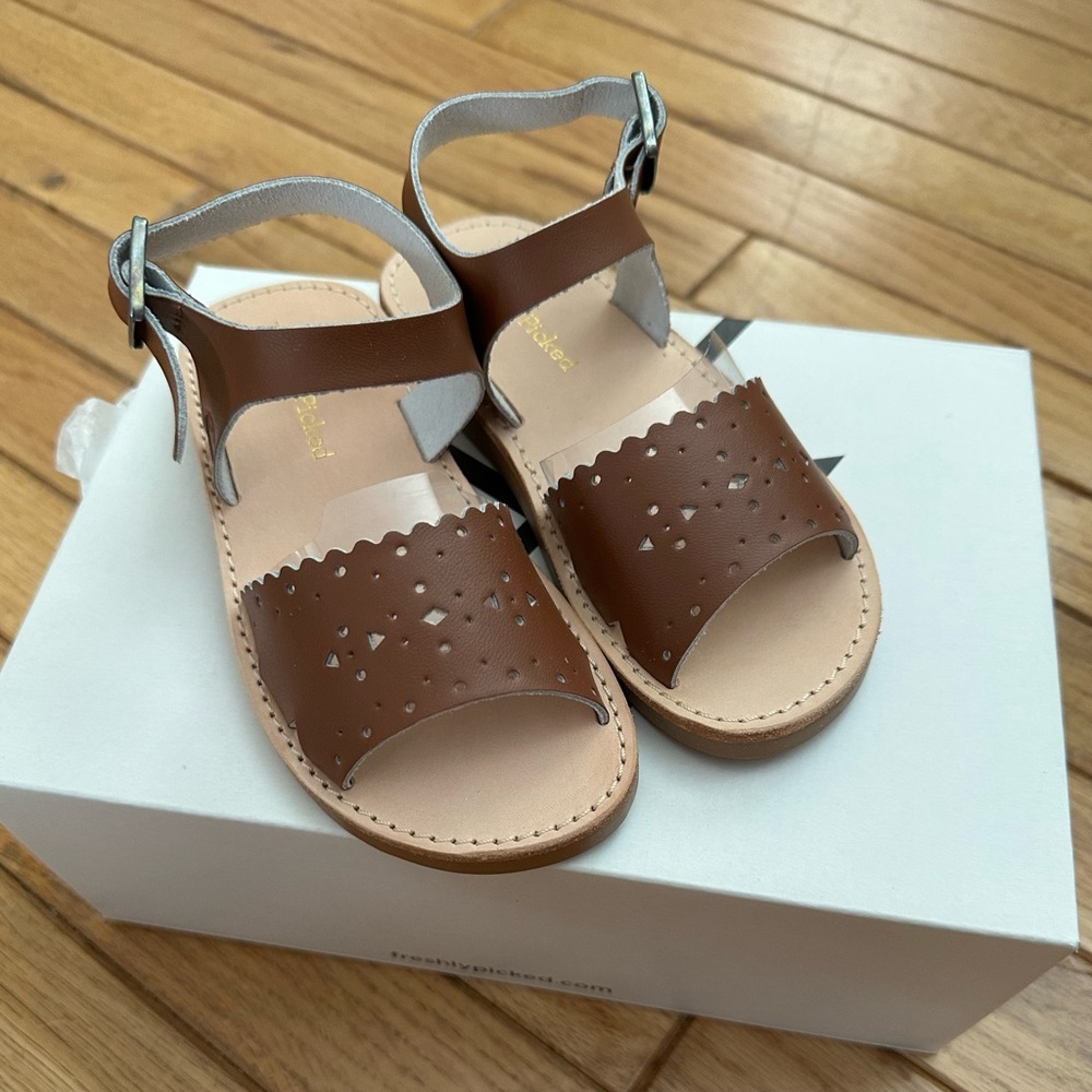 New In Box - Little Girls Freshly Picked Laguna Sandal